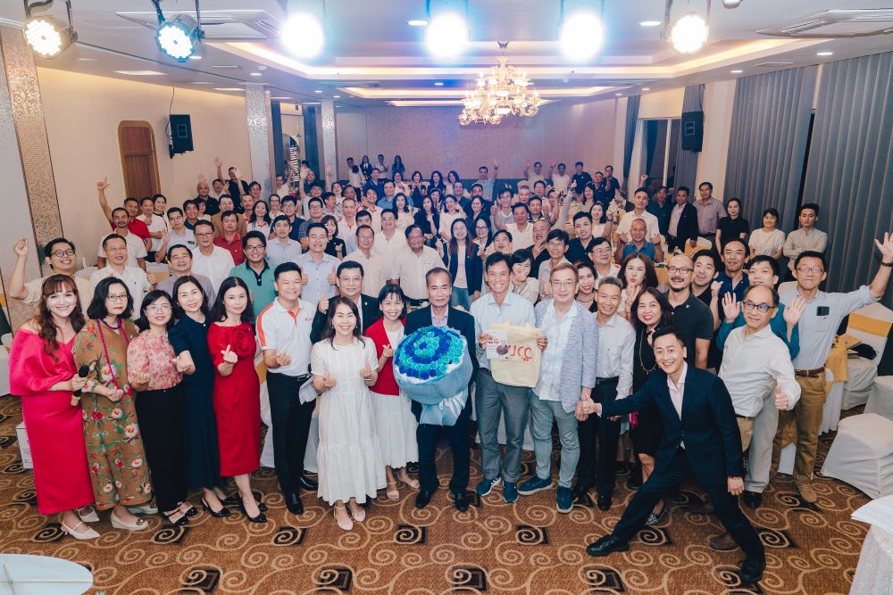 HỘI DOANH NHÂN KEIEIJUKU TP.HCM TỔ CHỨC TIỆC TRI ÂN CHIA TAY TS TÔ BÌNH MINH – NGUYỄN GIÁM ĐỐC PHÂN VIỆN VJCC-HCMC