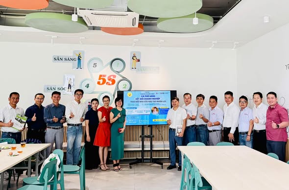 TỪ HIỆN TRƯỜNG DOANH NGHIỆP ĐẾN ĐỔI MỚI ĐÀO TẠO